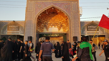 حرم حضرت معصومه(س) از زائران اربعین در عراق میزبانی می‌کند