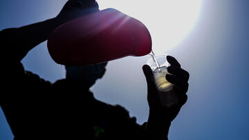 تصاویر/ پذیرایی موکب داران جامانده اربعین از عزاداران حسینی در اصفهان