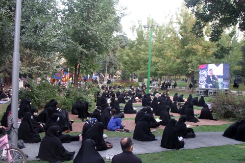 تصاویر / قرائت زیارت اربعین در فضای باز پارک مردم همدان