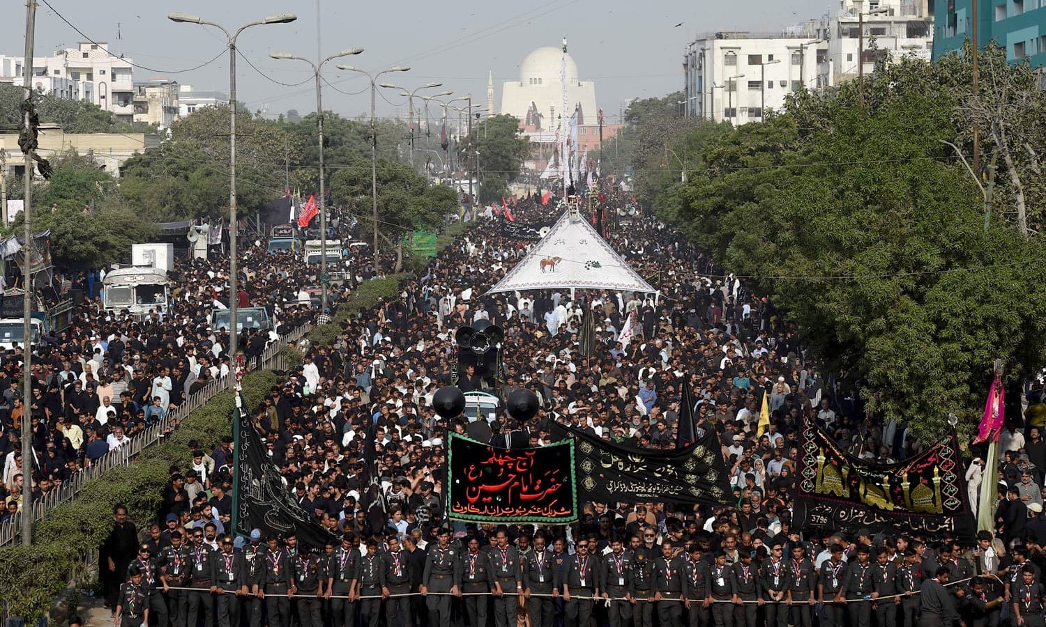 پاکستان میں چہلم سیدالشہداء (ع) آج انتہائی عقیدت و احترام کے ساتھ منایا جا رہا ہے