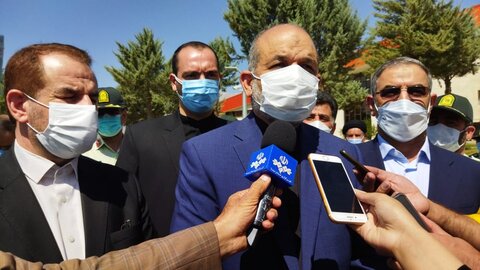 وزیر کشور دقایقی قبل در فرودگاه یاسوج مورد استقبال مسئولین استانی قرار گرفت
