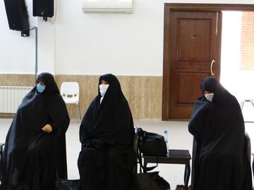 تجلیل از بانوان طلبه ایثارگر استان گلستان