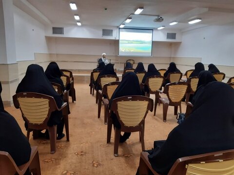 کارگاه آموزشی گام های خوشبختی ویژه طلاب متأهل موسسه آموزش عالی حوزوی حضرت زهرا (س) میبد