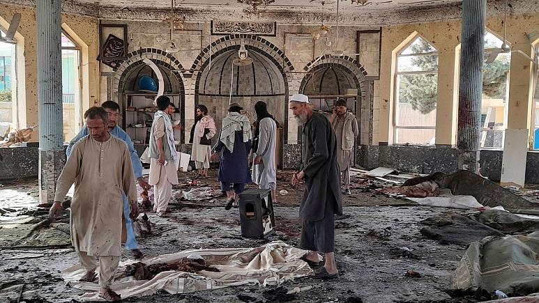 مؤسسة آية الله الخوئي تستنكر استهداف المصلين الشيعة في قندوز وتطالب بتوفير الحماية للمسلمين الهزارة