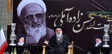 علامه حسن زاده آملی عالم انقلابی بود