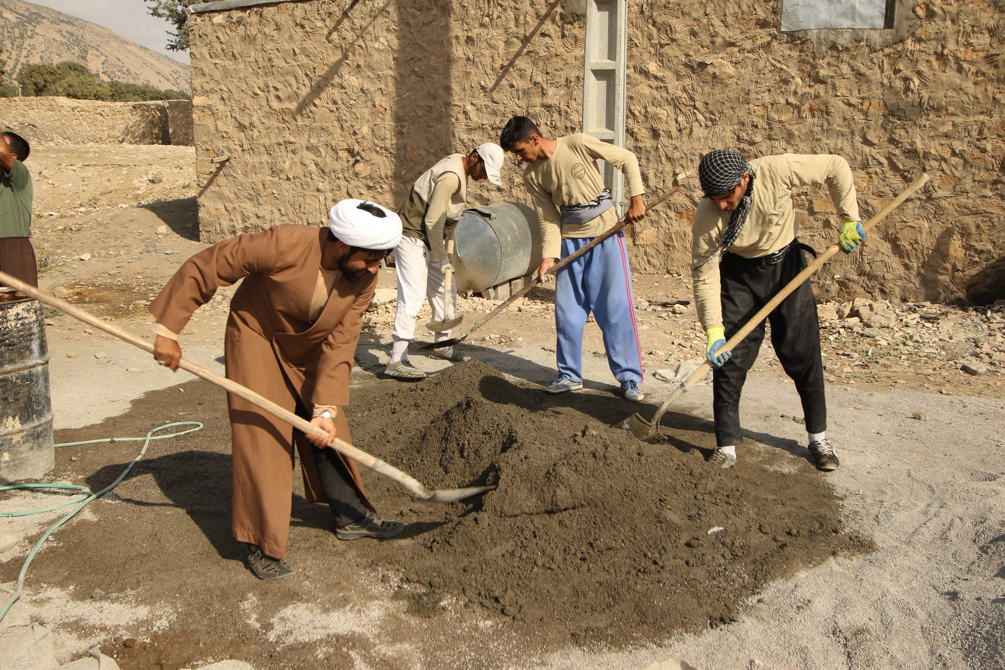 اردوهای جهادی و جهادگران افتخار ملت ایران هستند