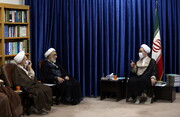 مرکز اسناد حوزه در کار خود موفق بوده است/ تدوین دانش نامه ۱۰ جلدی امام خمینی(ره)
