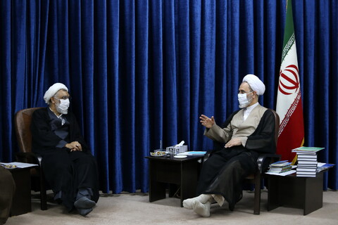 دیدار رئیس مرکز اسناد انقلاب اسلامی با آیت الله اعرافی