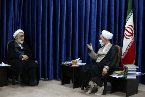 دیدار رئیس مرکز اسناد انقلاب اسلامی با آیت الله اعرافی