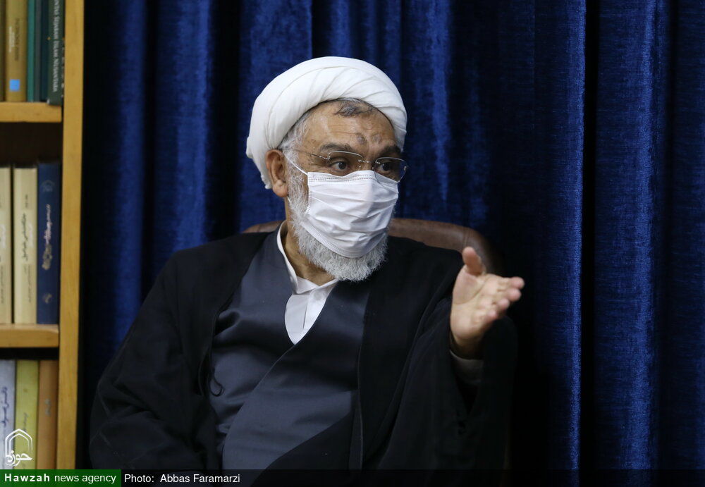 مرکز اسناد حوزه در کار خود موفق بوده است/ تدوین دانش نامه ۱۰ جلدی امام خمینی(ره) 