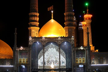 تصاویر/ حال و هوای حرم کریمه اهل بیت(ع) در شب شهادت امام حسن عسکری(ع)