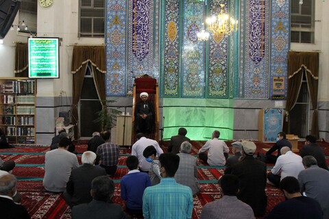 تصاویر / مراسم عمامه گذاری یکی از طلاب همدانی در شب آغاز امامت حضرت حجت(عج)