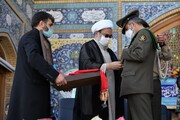اهدای نشان خادمی مسجد مقدس جمکران به فرمانده کل ارتش