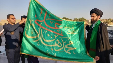 تصاویر/تعویض پرچم هلال بن علی (ع)آران وبیدگل با آغازامامت حضرت مهدی (عج)