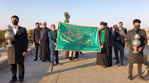 تصاویر/تعویض پرچم هلال بن علی (ع)آران وبیدگل با آغازامامت حضرت مهدی (عج)