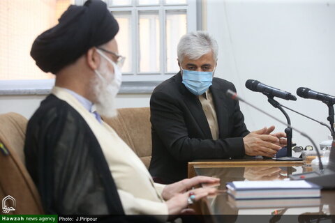 بالصور/ آية الله الحسيني البوشهري يستقبل وزير الرياضة الإيراني بقم المقدسة