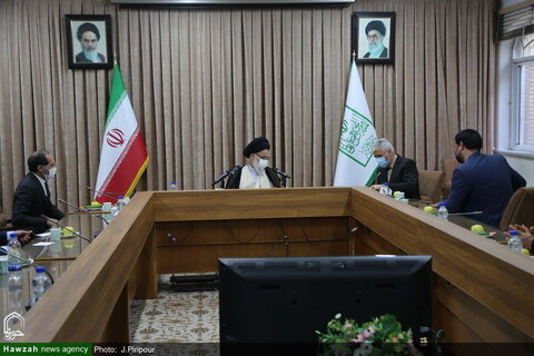 بالصور/ آية الله الحسيني البوشهري يستقبل وزير الرياضة الإيراني بقم المقدسة