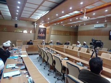 خدمات روحانیت برای جوانان تبیین شود