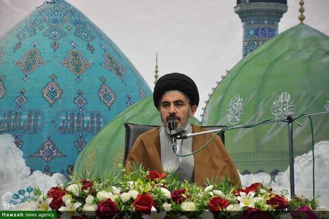 بالصور/ مراسيم تجديد البيعة مع الإمام العصر (عج) في مصلى الإمام الخميني (ره) بمدينة أرومية شمالي غرب إيران