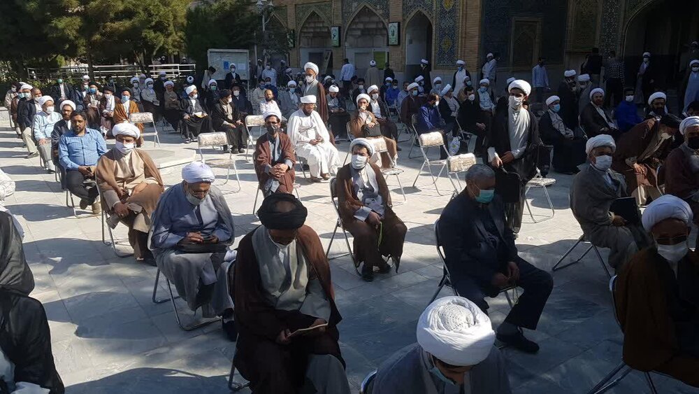 گزارش لحظه ای از تجمع طلاب در فیضیه در محکومیت جنایات تروریستی و حمایت از مردم افغانستان