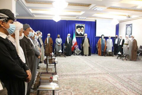 بالصور/ اجتماع لعلماء الشيعة وأهل السنة مع ممثل الولي الفقيه في محافظة كردستان الإيرانية