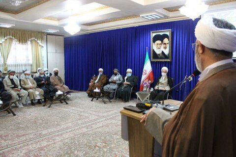 بالصور/ اجتماع لعلماء الشيعة وأهل السنة مع ممثل الولي الفقيه في محافظة كردستان الإيرانية