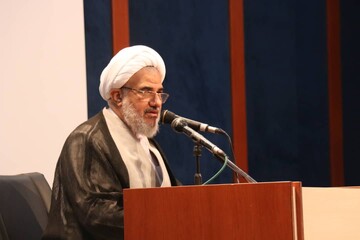 امام جمعه بندرعباس: یاد شهدا هیچ وقت کهنه نمی شود