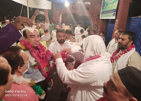 تصاویر/ جامعہ المنتظر لاہور کے علماء کی جانب سے  سے جلوس عید میلادالنبی کا استقبال
