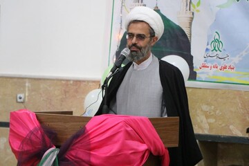 بازاریان فریب فضاسازی دشمنان را نخورند