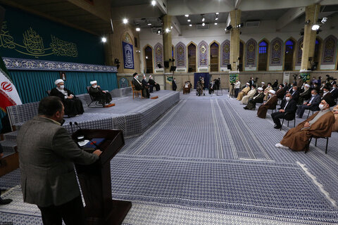 تصاویر / دیدار میهمانان کنفرانس وحدت اسلامى‌ و جمعی از مسئولان نظام با رهبر معظم انقلاب