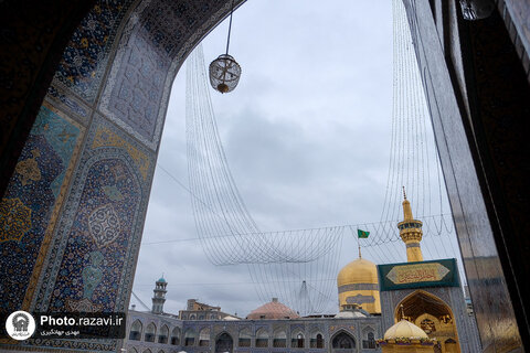 میلاد پیغمبر اسلام (ص) اور امام صادق (ع) کی مناسبت سے حرم امام رضا (ع) میں خوشیوں کا سماں