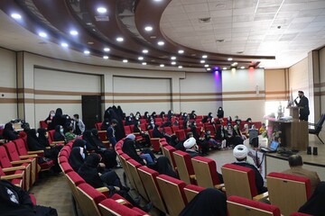 تصاویر/ مراسم ولادت پیامبر اکرم (ص) و امام صادق(ع) توسط علمیه حضرت زینب کبری (س) ارومیه