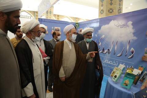 تصاویر/ بازدید آیت الله اعرافی از نمایشگاه دستاوردهای علمی واحدهای آموزشی تخصصی حوزه