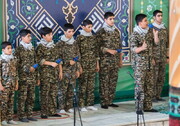 دانش‌آموزان میزبان نمازگزاران نماز جمعه تهران | تجلیل از خانواده شهید لندی
