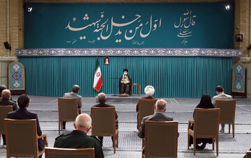 تصاویر/ دیدار دست‌اندرکاران کنگره سه هزار و ۵۳۵ شهید استان زنجان با رهبر معظم انقلاب