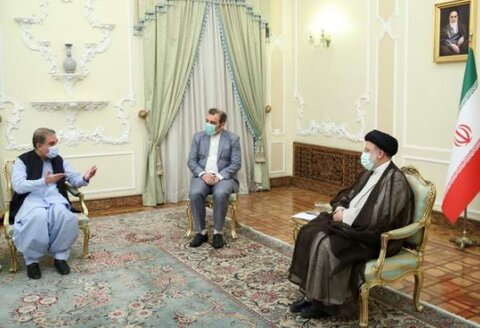 پاکستان کے وزیر خارجہ شاہ محمود قریشی کی ایران کے صدر سید ابراہیم رئیسی سے ملاقات