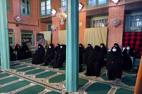 تصاویر/ تجلیل آستان قدس رضوی از برگزار کنندگان روضه های خانگی در ارومیه