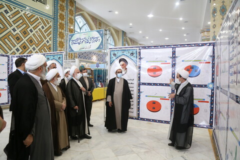 تصاویر / بازدید آیت الله شب زنده دار از نمایشگاه "دستاوردهای علمی واحدهای آموزشی تخصصی حوزوی"