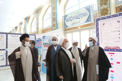 تصاویر / بازدید رئیس دفتر مقام معظم رهبری در قم از نمایشگاه "دستاوردهای علمی واحدهای آموزشی تخصصی حوزوی"