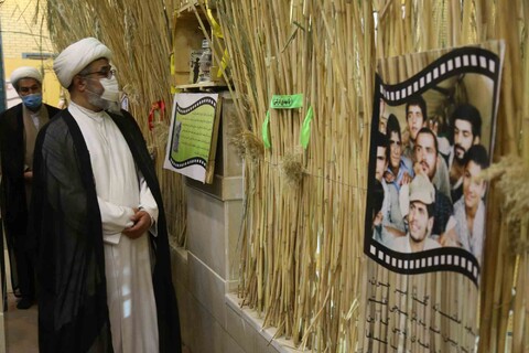 تصاویر/ بازدید امام جمعه پردیسان از نمایشگاه کانون رویش مسجد امیرالمؤمنین