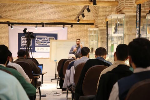 کارگاه های آموزشی «آشنایی با قانون اساسی جمهوری اسلامی ایران» برگزار شد