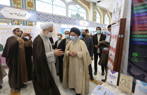 تصاویر/ بازدید آیت الله حسینی بوشهری از نمایشگاه "دستاوردهای علمی واحدهای آموزشی تخصصی حوزوی"
