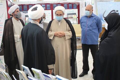 تصاویر / بازدید تولیت مسجد مقدس جمکران از نمایشگاه "دستاوردهای علمی واحدهای آموزشی تخصصی حوزوی"