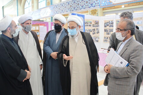 تصاویر / بازدید تولیت مسجد مقدس جمکران از نمایشگاه "دستاوردهای علمی واحدهای آموزشی تخصصی حوزوی"