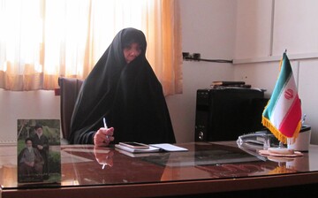 عزت ملت‌های مستضعف در مبارزه با مستکبران است