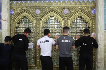 تصاویر/ غبارروبی حرم حضرت فاطمه معصومه (س) توسط مدال آوران و افتخارآفرینان وزنه برداری