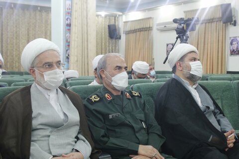 تصاویر/ نشست ائمه جمعه کردستان با موضوع «شاخصه های استکبارستیزی دراندیشه امام(ره) و مقام معظم رهبری»