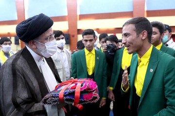 تصاویر/ دیدار رئیس جمهور با اقشار مختلف مردم سمنان