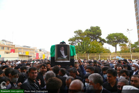 بالصور/ مراسيم تشييع جثمان آية الله عمراني مرتضوي بقم  المقدسة