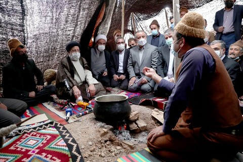 تصاویر / حضور رئیس جمهور در سیاه چادر عشایر مهدیشهر
